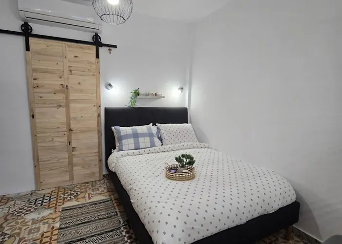 Kiki'S Comfort Stay In West Athens